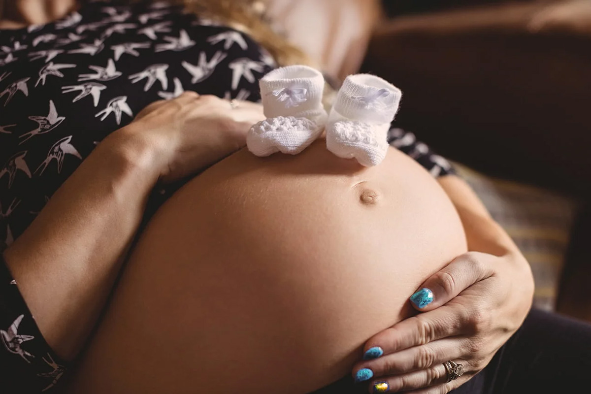 Pregnancy issues that may affect your photo shoot and how to combat it!