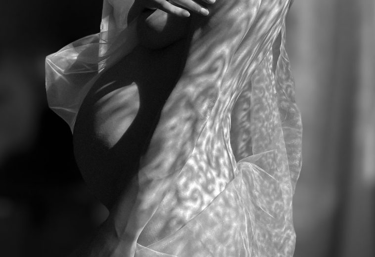 Celebrating the divine Feminine: The graceful beauty of maternity Boudoir photography