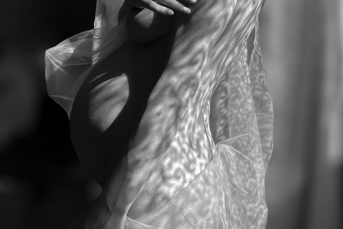 Celebrating the divine Feminine: The graceful beauty of maternity Boudoir photography